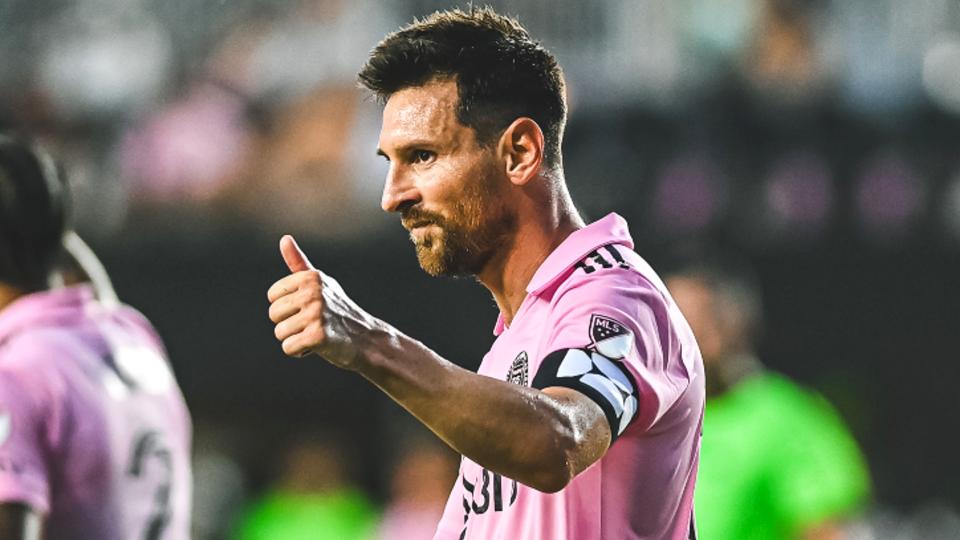 Lionel Messi Shines as Inter Miami Advances to League’s Cup Semifinals: A Dominant 4-0 Victory Against Charlotte