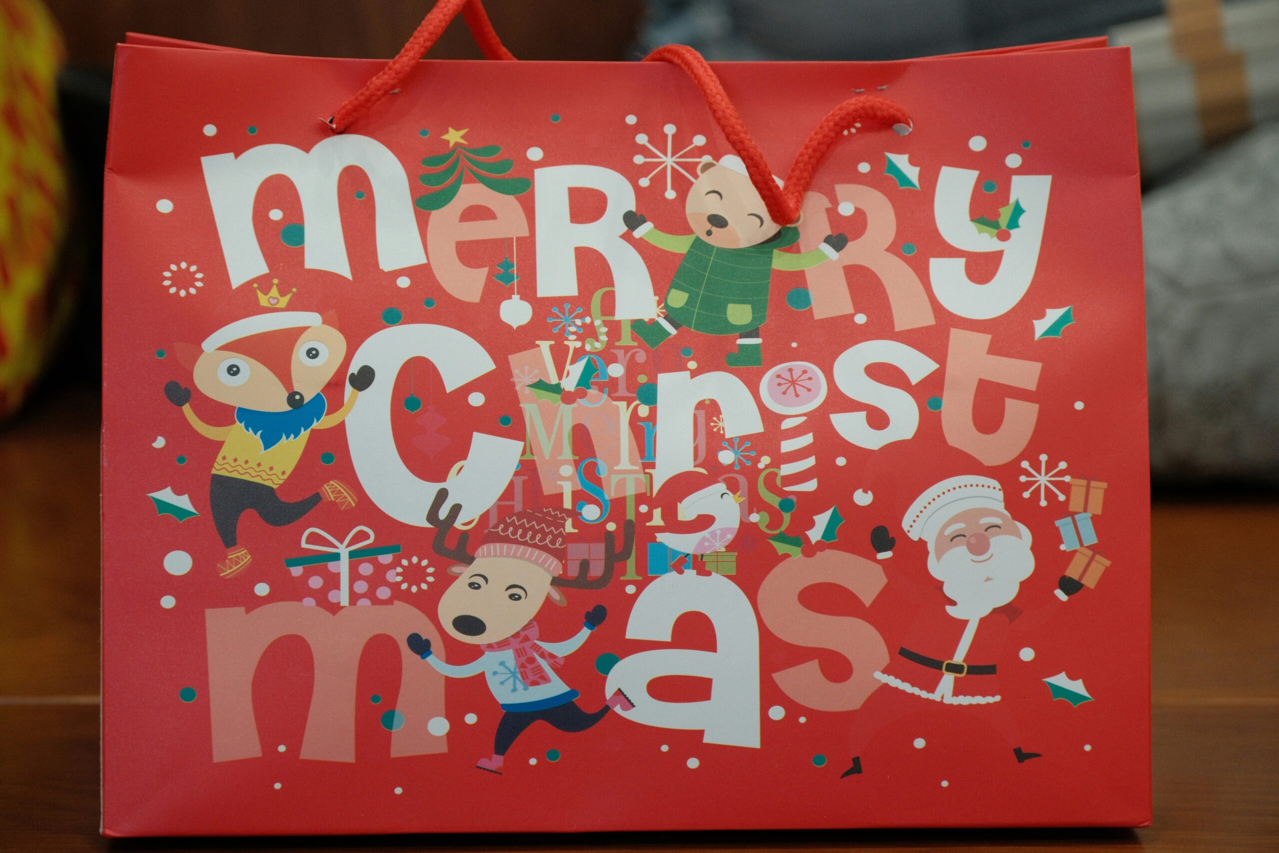 Corporate Christmas Presents: Spreading Holiday Cheer | Christmas Presents for Corporate Employee